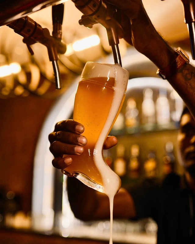 F&B photography by Virtue & Wisdom — beer pour, visual production Dubai